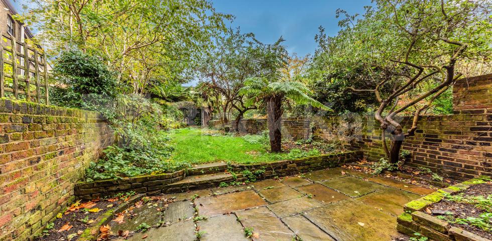 			GARDEN FLAT MINS TO REGENTS PARK!, 2 Bedroom, 1 bath, 1 reception Flat			 Gloucester Crescent, REGENTS PARK/CAMDEN 